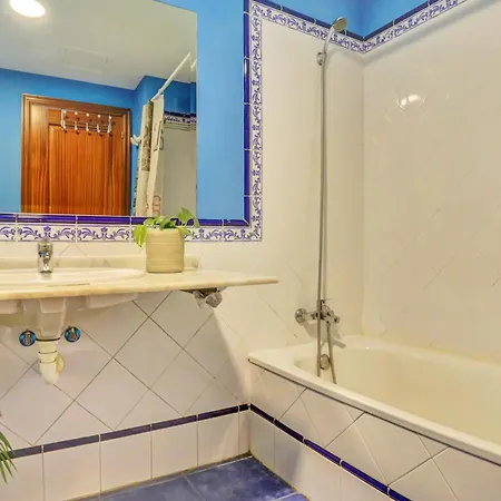 Oasis Royal Apartment